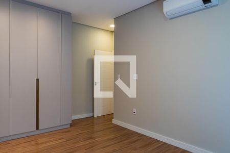 Casa de condomínio à venda com 210m², 3 quartos e 4 vagasSuíte 3