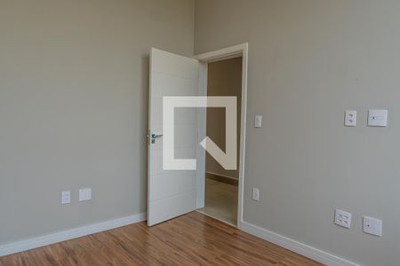 Casa de condomínio à venda com 210m², 3 quartos e 4 vagasEscritório