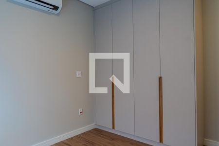 Casa de condomínio à venda com 210m², 3 quartos e 4 vagasSuíte 2