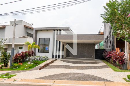 Casa de condomínio à venda com 210m², 3 quartos e 4 vagasGaragem