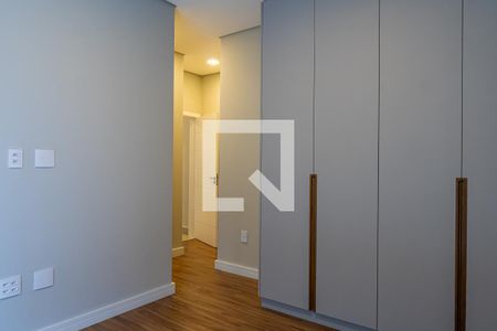 Casa de condomínio à venda com 210m², 3 quartos e 4 vagasSuíte 1