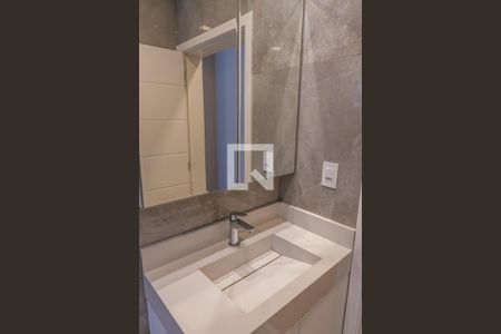 Casa de condomínio à venda com 210m², 3 quartos e 4 vagasBanheiro da Suíte 1