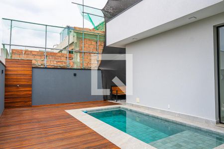 Casa de condomínio à venda com 210m², 3 quartos e 4 vagasQuintal