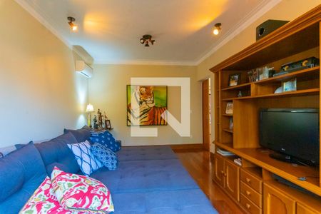 Sala de TV de casa de condomínio à venda com 4 quartos, 374m² em Swiss Park, Campinas