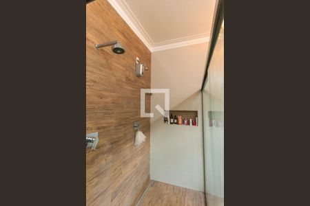 Casa de condomínio à venda com 374m², 4 quartos e 6 vagasBanheiro da Suíte 1