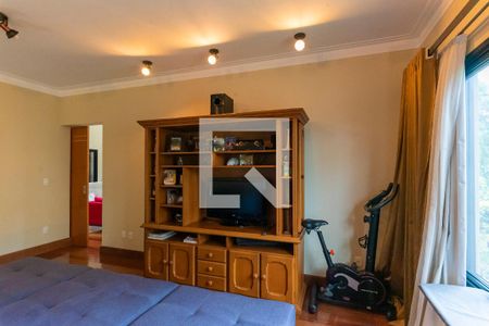 Sala de TV de casa de condomínio à venda com 4 quartos, 374m² em Swiss Park, Campinas