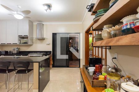 Casa de condomínio à venda com 374m², 4 quartos e 6 vagasCozinha