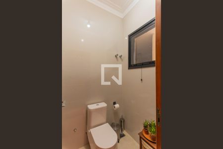 Casa de condomínio à venda com 374m², 4 quartos e 6 vagasLavabo