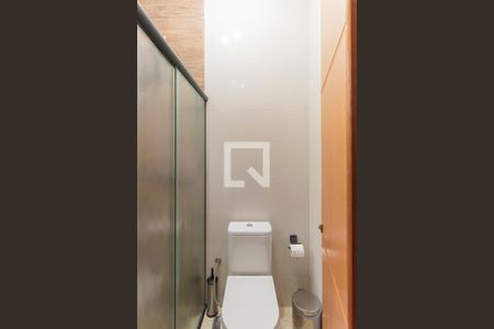 Casa de condomínio à venda com 374m², 4 quartos e 6 vagasBanheiro