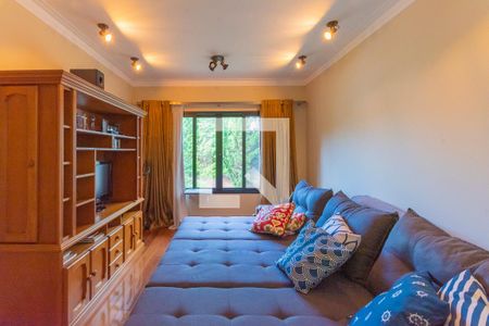 Sala de TV de casa de condomínio à venda com 4 quartos, 374m² em Swiss Park, Campinas