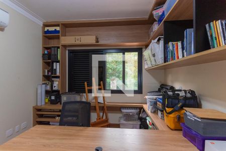 Casa de condomínio à venda com 374m², 4 quartos e 6 vagasEscritório