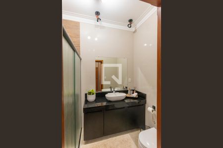 Casa de condomínio à venda com 374m², 4 quartos e 6 vagasBanheiro da Suíte 2