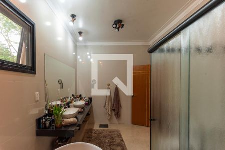 Casa de condomínio à venda com 374m², 4 quartos e 6 vagasBanheiro da Suíte 1