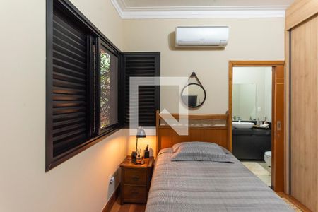 Casa de condomínio à venda com 374m², 4 quartos e 6 vagasSuíte 2
