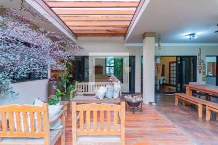 Casa de condomínio à venda com 374m², 4 quartos e 6 vagasJardim