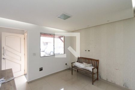 Sala de casa de condomínio para alugar com 2 quartos, 60m² em Jardim Guairaca, São Paulo
