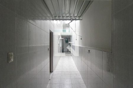 Casa para alugar com 75m², 2 quartos e 1 vaga Casa para alugar com 75m², 2 quartos e 1 vagaCorredor