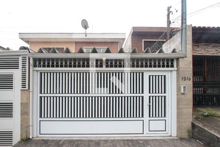 Casa para alugar com 75m², 2 quartos e 1 vaga Casa para alugar com 75m², 2 quartos e 1 vagaFachada