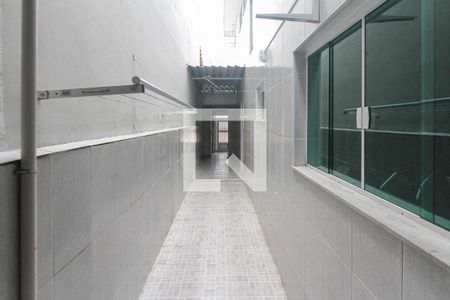 Casa para alugar com 75m², 2 quartos e 1 vaga Casa para alugar com 75m², 2 quartos e 1 vagaCorredor