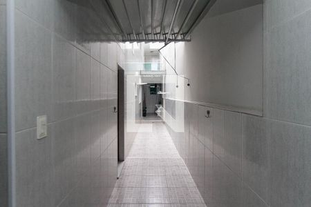 Casa para alugar com 75m², 2 quartos e 1 vaga Casa para alugar com 75m², 2 quartos e 1 vagaCorredor