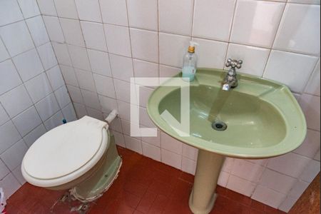 Casa à venda com 260m², 4 quartos e 4 vagasBanheiro de serviço