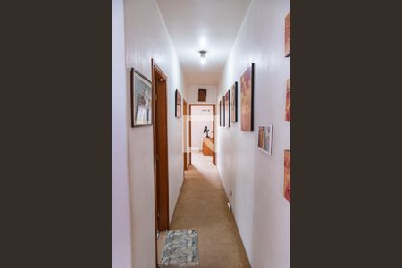 Casa à venda com 260m², 4 quartos e 4 vagasCorredor