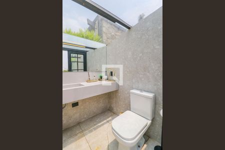 Casa de condomínio à venda com 550m², 5 quartos e 5 vagasLavabo