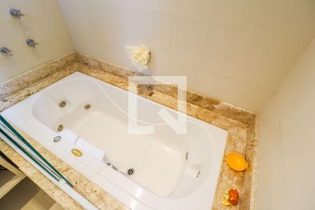 Casa de condomínio à venda com 550m², 5 quartos e 5 vagasBanheiro Suíte 3