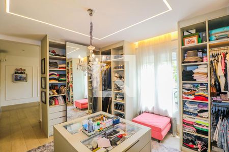 Casa de condomínio à venda com 550m², 5 quartos e 5 vagasCloset Suíte 3
