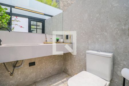 Casa de condomínio à venda com 550m², 5 quartos e 5 vagasLavabo