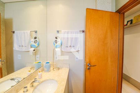 Casa de condomínio à venda com 550m², 5 quartos e 5 vagasBanheiro Suíte 1