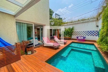 Casa de condomínio à venda com 550m², 5 quartos e 5 vagasPiscina