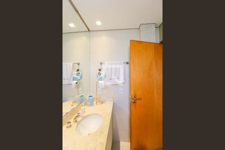 Casa de condomínio à venda com 550m², 5 quartos e 5 vagasBanheiro Suíte 1