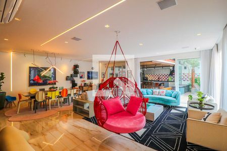 Casa de condomínio à venda com 550m², 5 quartos e 5 vagasSala