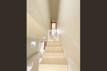 Casa para alugar com 90m², 3 quartos e 1 vagaEscada