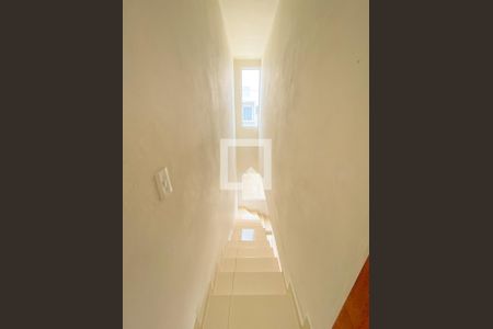 Casa para alugar com 90m², 3 quartos e 1 vagaEscada