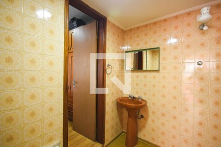 Casa à venda com 348m², 2 quartos e 6 vagasBanheiro de Serviço