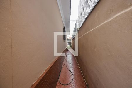 Casa à venda com 348m², 2 quartos e 6 vagasLateral