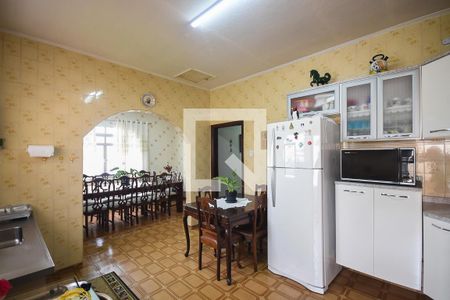 Casa à venda com 348m², 2 quartos e 6 vagasCozinha