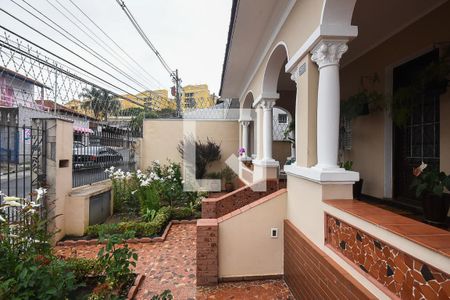 Casa à venda com 348m², 2 quartos e 6 vagasEntrada