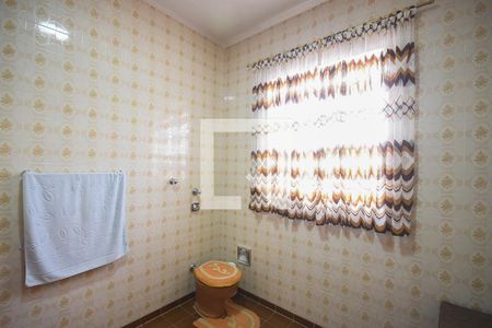 Casa à venda com 348m², 2 quartos e 6 vagasBanheiro