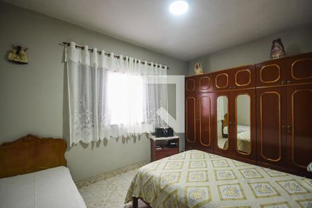 Casa à venda com 348m², 2 quartos e 6 vagasQuarto 2