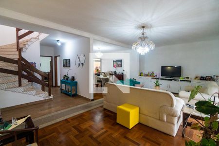 Casa à venda com 242m², 3 quartos e 4 vagas Casa à venda com 242m², 3 quartos e 4 vagasSala