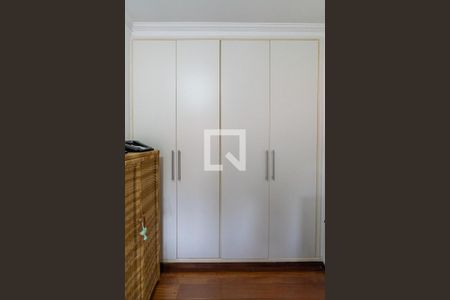 Casa à venda com 242m², 3 quartos e 4 vagas Casa à venda com 242m², 3 quartos e 4 vagasSuíte 3 - Armário