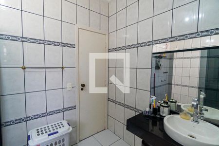 Banheiro da Suíte 1 de casa à venda com 3 quartos, 242m² em Jardim Los Angeles, São Paulo