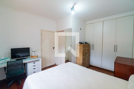 Casa à venda com 242m², 3 quartos e 4 vagas Casa à venda com 242m², 3 quartos e 4 vagasSuíte 3