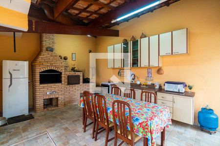 Casa à venda com 242m², 3 quartos e 4 vagas Casa à venda com 242m², 3 quartos e 4 vagasChurrasqueira