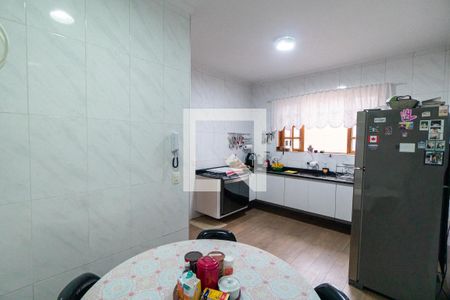 Casa à venda com 242m², 3 quartos e 4 vagas Casa à venda com 242m², 3 quartos e 4 vagasCozinha