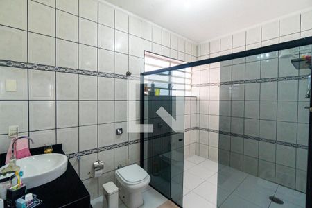 Banheiro da Suíte 1 de casa à venda com 3 quartos, 242m² em Jardim Los Angeles, São Paulo