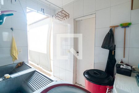 Casa à venda com 242m², 3 quartos e 4 vagas Casa à venda com 242m², 3 quartos e 4 vagasÁrea de Serviço